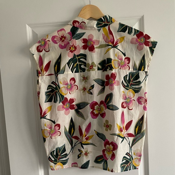 🌼 Floral Zara Tie Front Button Up 🌿 - Picture 4 of 4